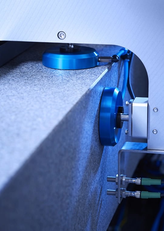 Large scale metrology machines