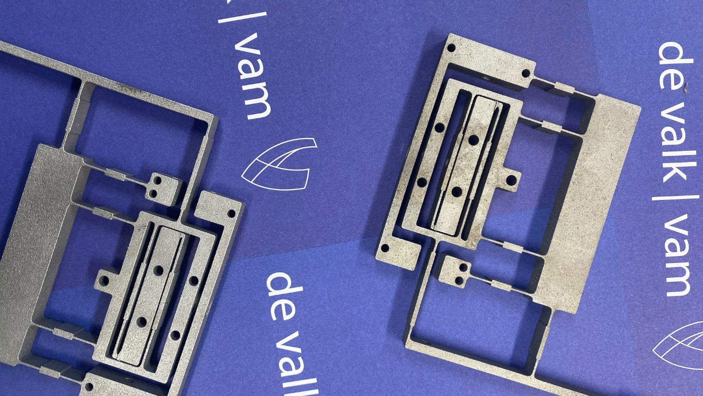 Monolithical optical mount - De Valk